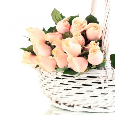 Bouquet Of Roses In Basket Desktop Background